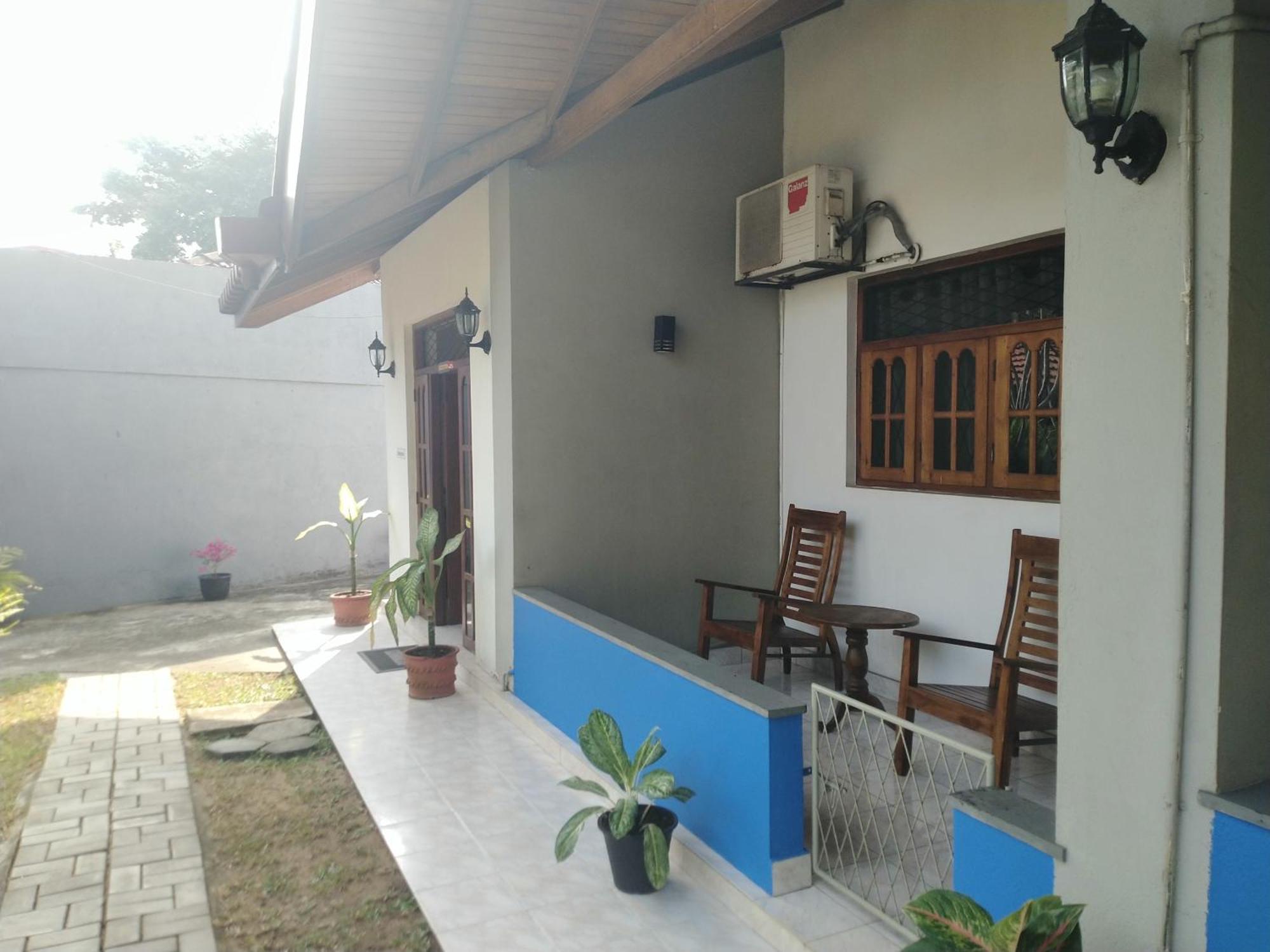 Blue Bell Hotel Negombo Exterior foto